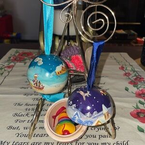 Russian Handpainted Wood Ball/Opens to fill  Ornament Lot!